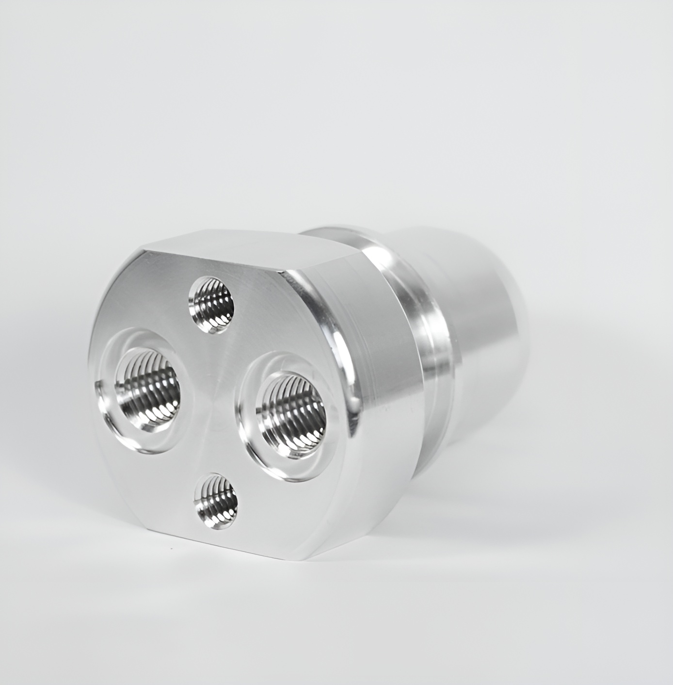 Verteilerstück aus Aluminium – Rommel Präzisionsdrehteile Stuttgart Baden-Württemberg