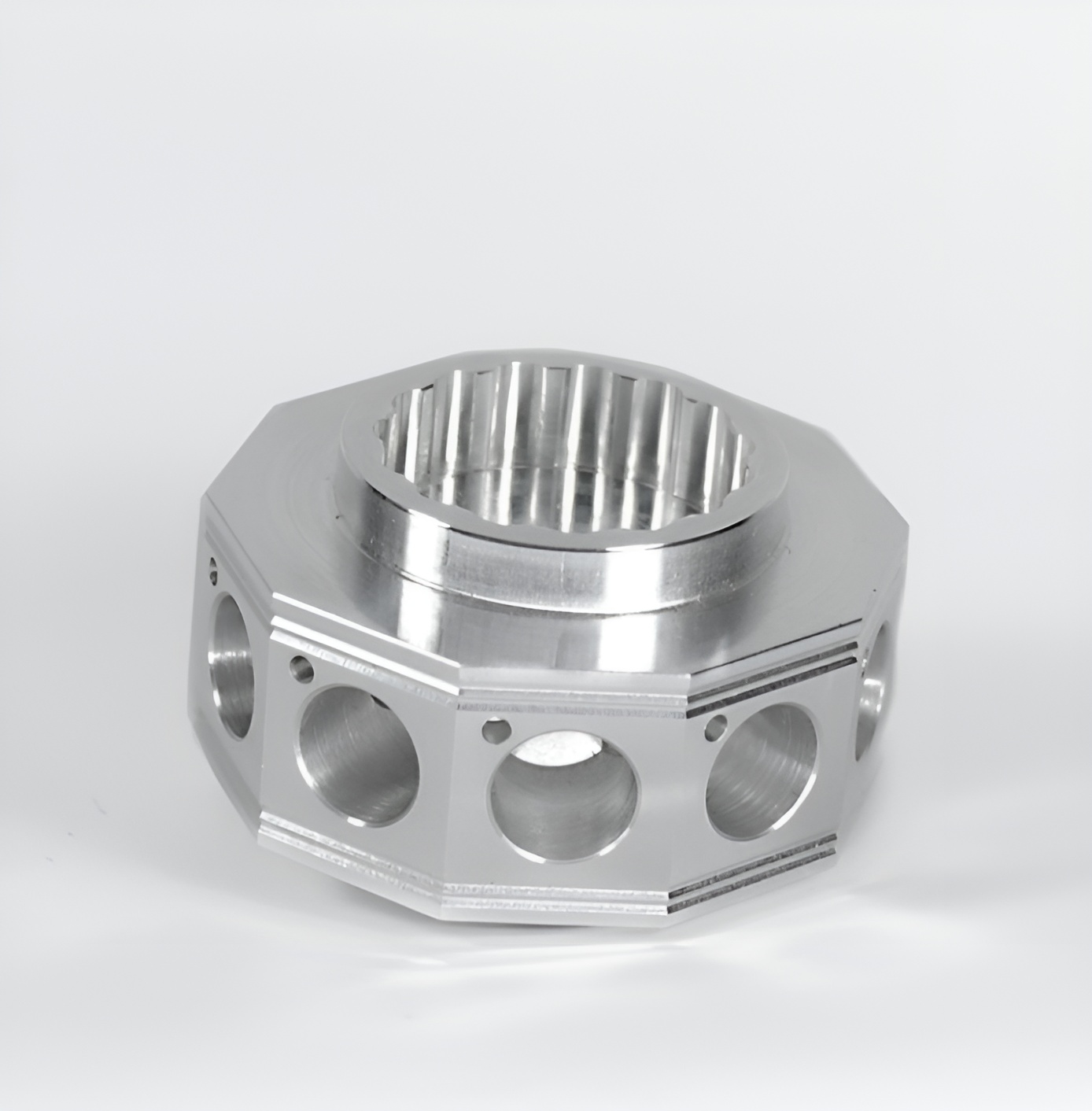 Verteilerstück aus Aluminium – Rommel Präzisionsdrehteile Stuttgart Baden-Württemberg